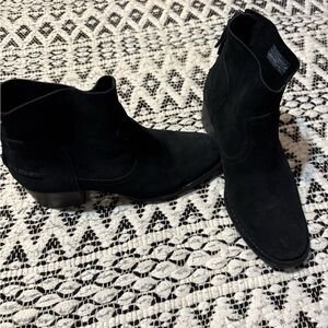 Ugg Black Suede Ankle Boots